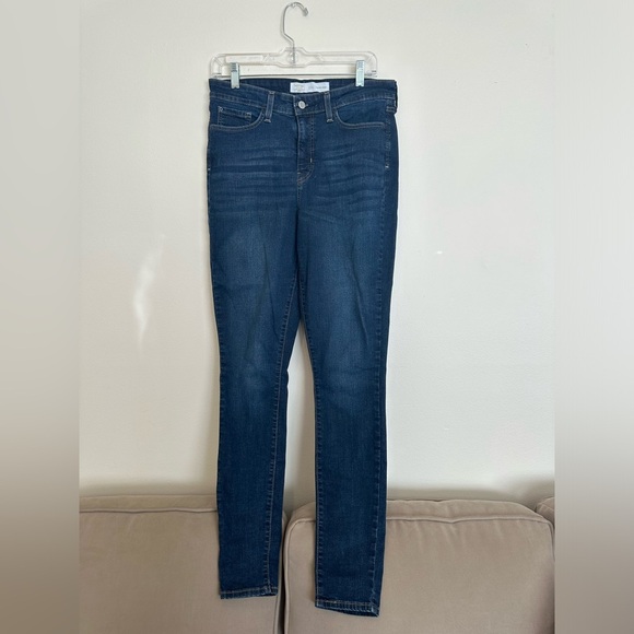 Signature Levi High Rise Skinny Dark Wash Jeans Size W30 - Picture 1 of 6